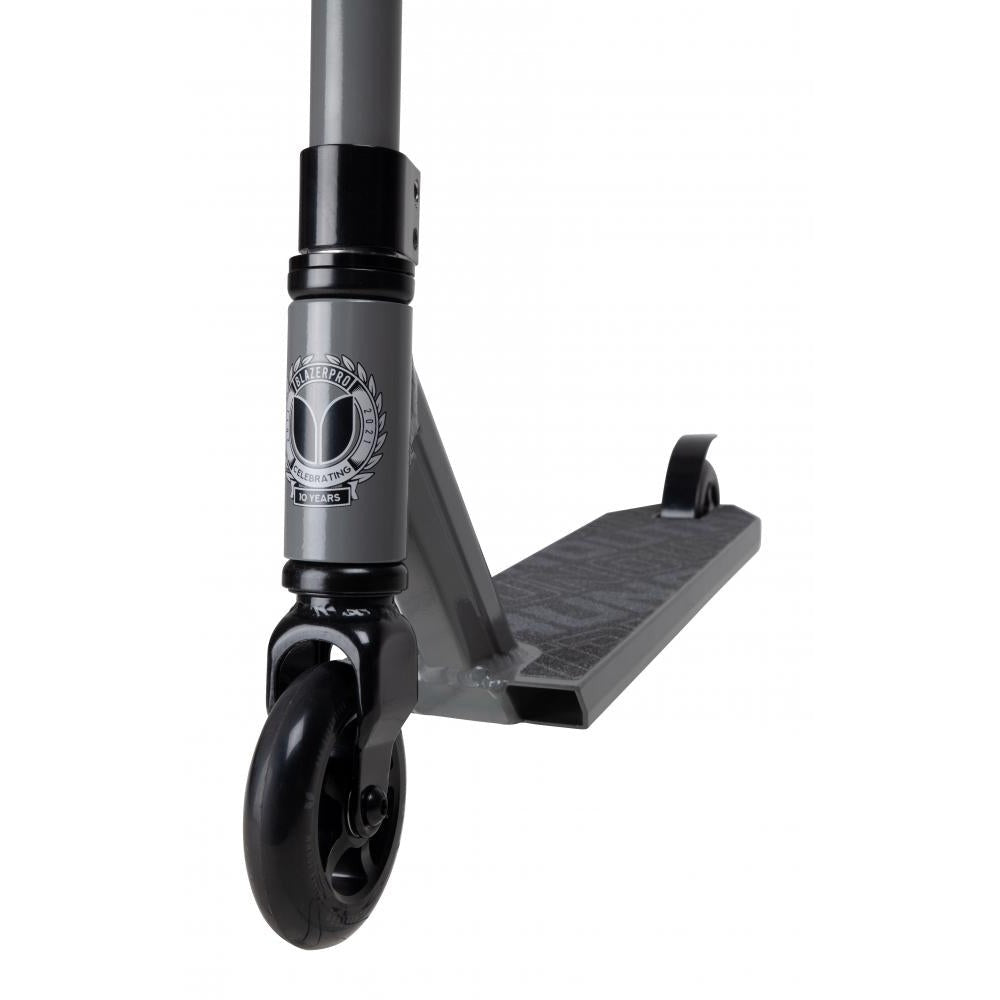 Blazer Pro Complete Scooter Outrun 2