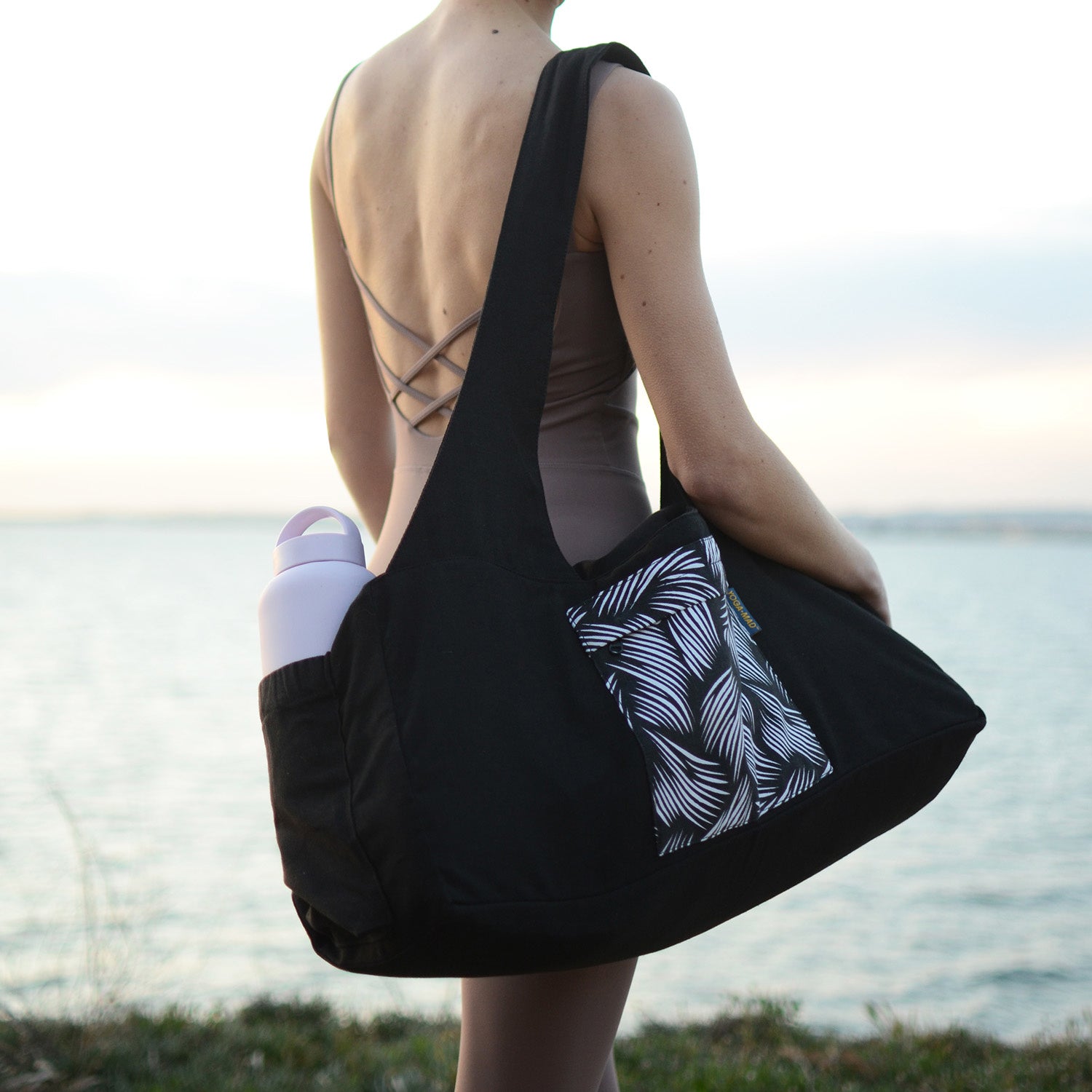 Deluxe Kit Bag With Bottle Holder