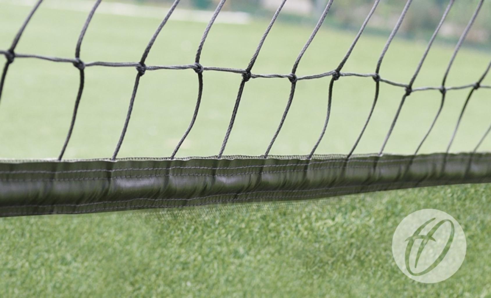 No.16 Cricket Netting - 2.7m High c/w 50mm band