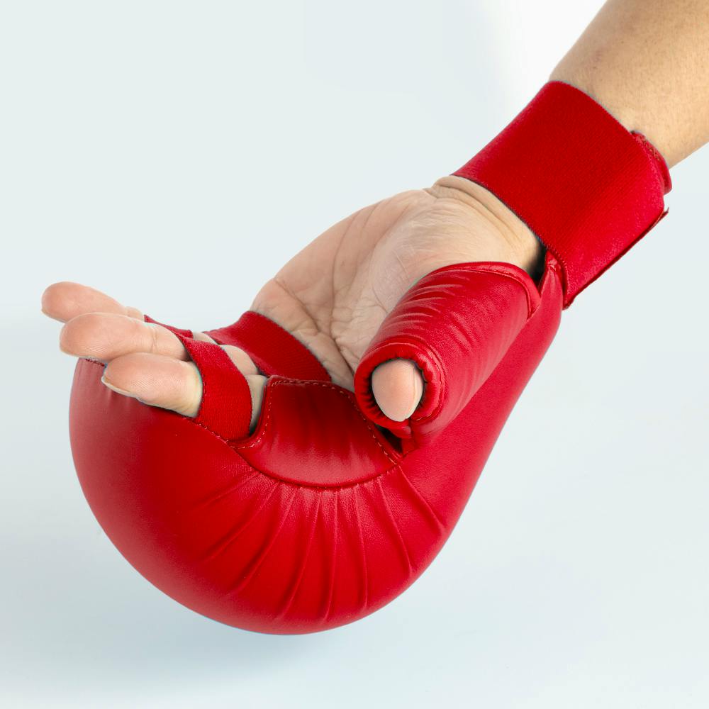 Blitz Club Elite Gloves With Thumb